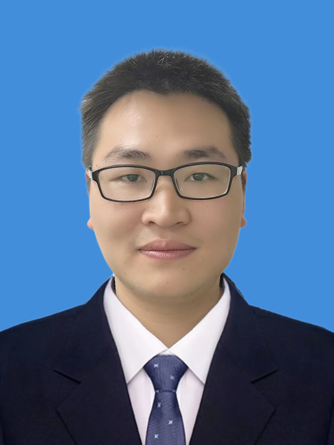 邹伟广证件照.png